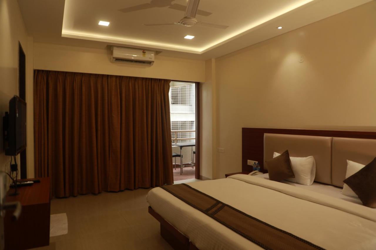 Serenity By Monarch, Baner Pune Meribel Village Экстерьер фото
