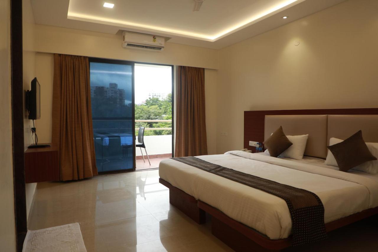Serenity By Monarch, Baner Pune Meribel Village Экстерьер фото