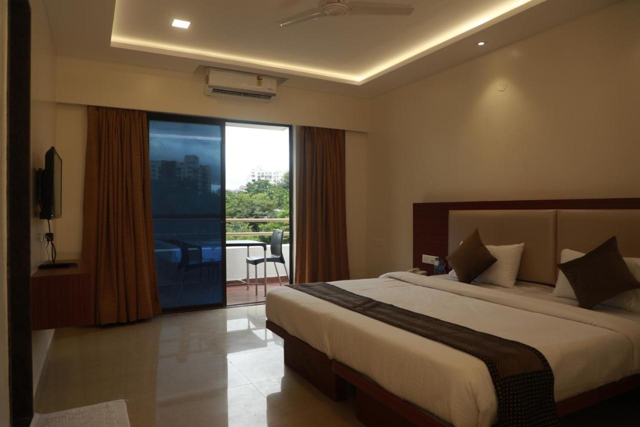 Serenity By Monarch, Baner Pune Meribel Village Экстерьер фото