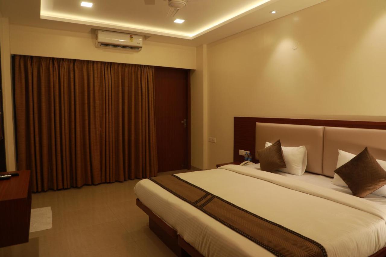 Serenity By Monarch, Baner Pune Meribel Village Экстерьер фото